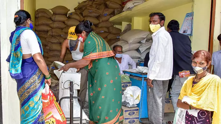 Karnataka : उचित मूल्य की दुकानों पर बिक्री की निगरानी के लिए जल्द ही ऐप-आधारित प्रणाली लागू होगी Karnataka : उचित मूल्य की दुकानों पर बिक्री की निगरानी के लिए जल्द ही ऐप-आधारित प्रणाली लागू होगी