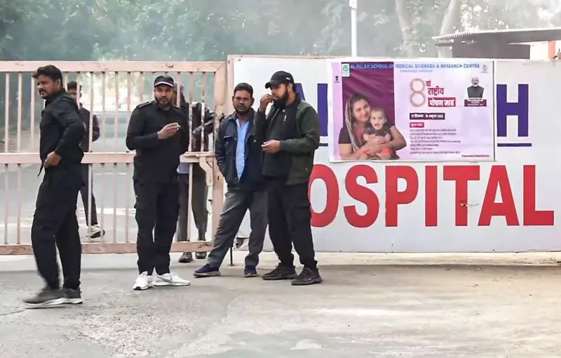 Delhi पुलिस ने आतंकी मॉड्यूल और फर्जी दस्तावेजों की जांच Delhi पुलिस ने आतंकी मॉड्यूल और फर्जी दस्तावेजों की जांच