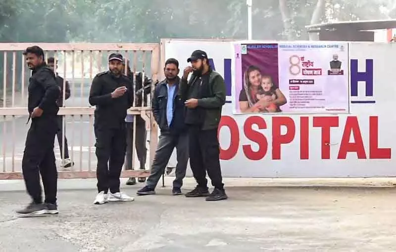 Delhi पुलिस ने आतंकी मॉड्यूल और फर्जी दस्तावेज मामले में अल फलाह चेयरमैन को तलब किया Delhi पुलिस ने आतंकी मॉड्यूल और फर्जी दस्तावेज मामले में अल फलाह चेयरमैन को तलब किया