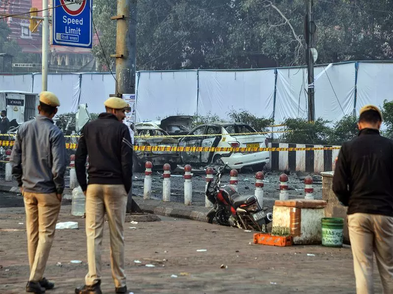 Faridabad के सफेदपोश आतंकी मॉड्यूल की जांच में 200 लोगों को चिन्हित किया Faridabad के सफेदपोश आतंकी मॉड्यूल की जांच में 200 लोगों को चिन्हित किया