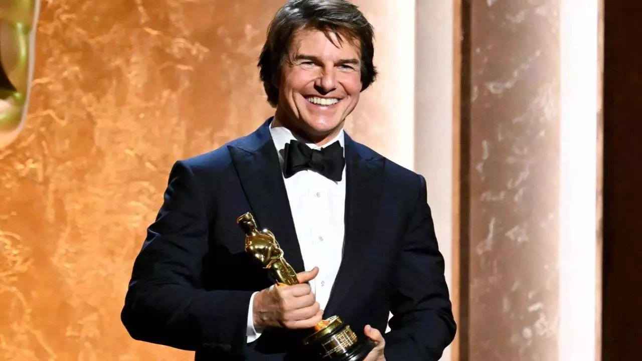 Tom Cruise ने गवर्नर्स अवार्ड्स में मानद ऑस्कर जीता, भावुक हुए Tom Cruise ने गवर्नर्स अवार्ड्स में मानद ऑस्कर जीता, भावुक हुए