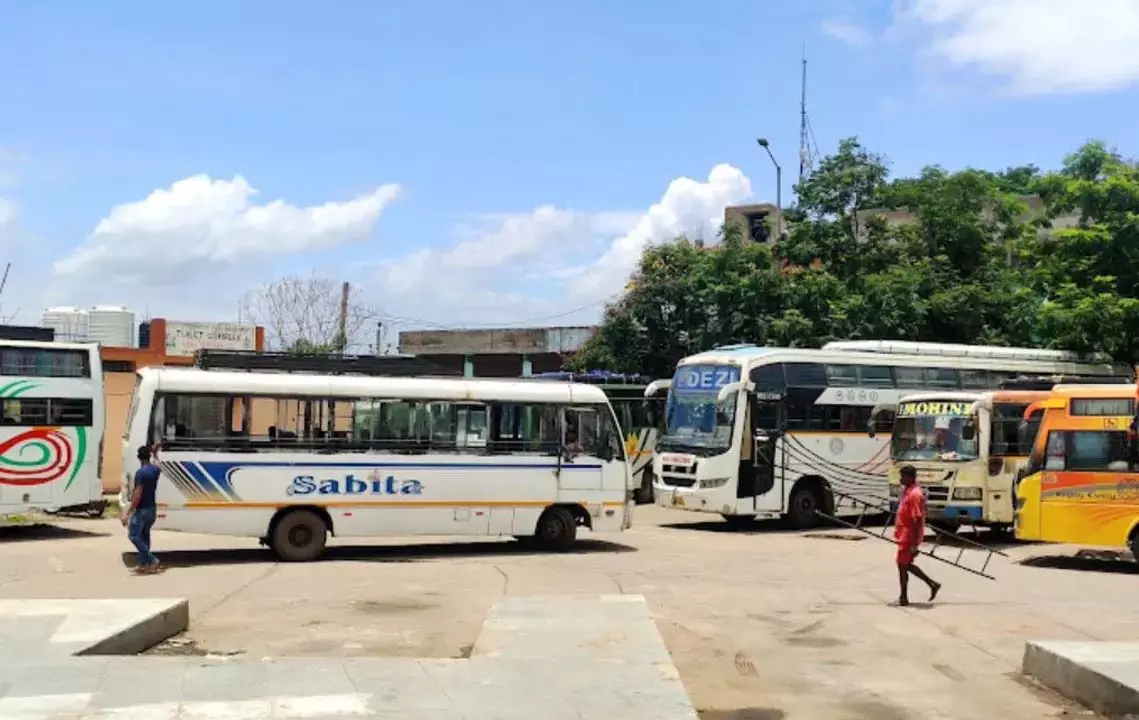 बस मालिकों ने पुलिस द्वारा वाहनों की जांच करने के अधिकार के विरोध में 1 दिसंबर से हड़ताल की धमकी दी बस मालिकों ने पुलिस द्वारा वाहनों की जांच करने के अधिकार के विरोध में 1 दिसंबर से हड़ताल की धमकी दी