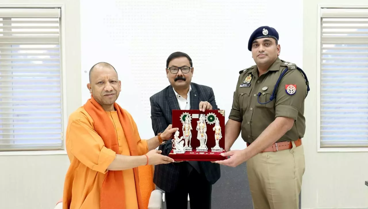 Bareilly: डीएम-एसएसपी ने CM को बरेली हालात की दी जानकारी Bareilly: डीएम-एसएसपी ने CM को बरेली हालात की दी जानकारी