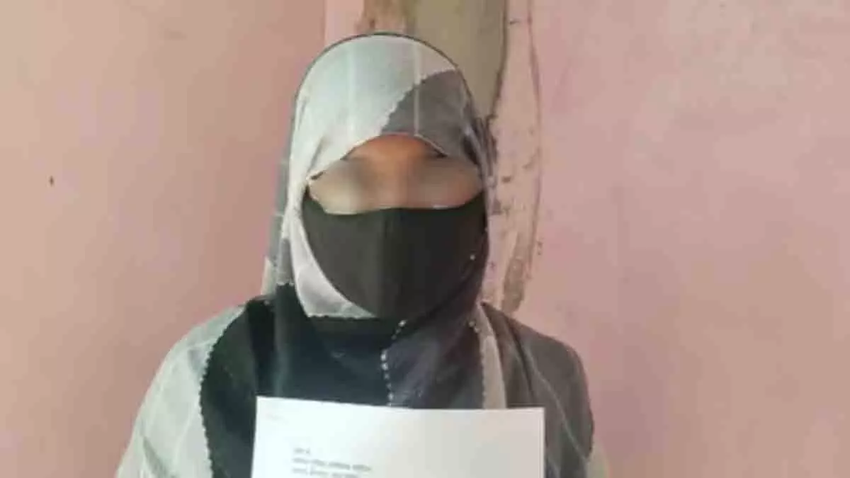 UP: पति द्वारा महिला को जुए में दांव पर लगाने के बाद उसका सामूहिक बलात्कार UP: पति द्वारा महिला को जुए में दांव पर लगाने के बाद उसका सामूहिक बलात्कार