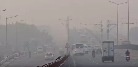 प्रदूषण: सुप्रीम कोर्ट का निर्माण कार्य पर रोक से इनकार, केंद्र से मांगा विस्तृत प्लान प्रदूषण: सुप्रीम कोर्ट का निर्माण कार्य पर रोक से इनकार, केंद्र से मांगा विस्तृत प्लान