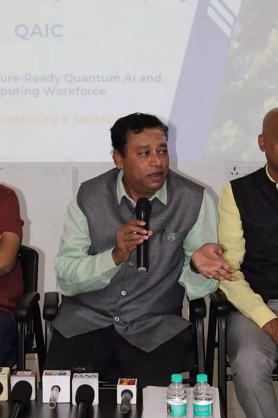 क्वांटम सेंटर ऑफ एक्सीलेंस के लिए 18 करोड़ रुपये मंजूर: Mahadev Prasanna क्वांटम सेंटर ऑफ एक्सीलेंस के लिए 18 करोड़ रुपये मंजूर: Mahadev Prasanna
