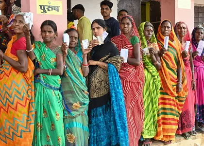 चुनाव आयोग के आंकड़े बताते हैं, बिहार में मतदान रहा उच्च और चुनाव सुचारू चुनाव आयोग के आंकड़े बताते हैं, बिहार में मतदान रहा उच्च और चुनाव सुचारू
