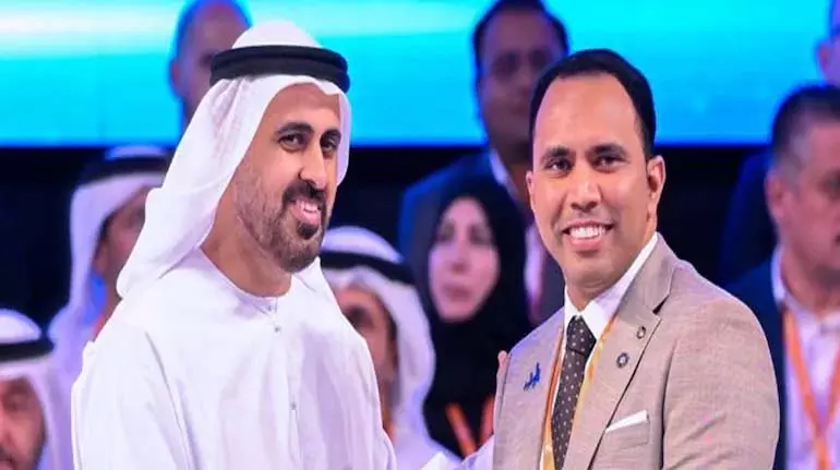 Abu Dhabi में केरल के मानव संसाधन प्रबंधक ने यूएई का शीर्ष कुशल श्रमिक पुरस्कार जीता, 24 लाख रुपये Abu Dhabi में केरल के मानव संसाधन प्रबंधक ने यूएई का शीर्ष कुशल श्रमिक पुरस्कार जीता, 24 लाख रुपये