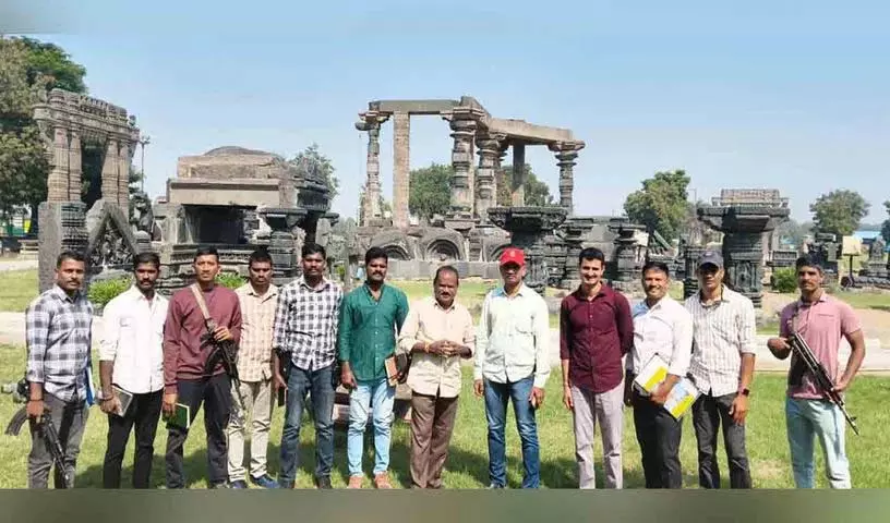 दिल्ली विस्फोट के बाद हाई अलर्ट.. Orugallu किले पर पुलिस की टोह दिल्ली विस्फोट के बाद हाई अलर्ट.. Orugallu किले पर पुलिस की टोह