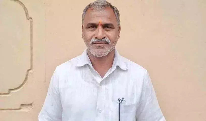 युवाओं को निगम ऋण के माध्यम से सहायता प्रदान की जानी चाहिए: Sakhamuri Yadagiri युवाओं को निगम ऋण के माध्यम से सहायता प्रदान की जानी चाहिए: Sakhamuri Yadagiri