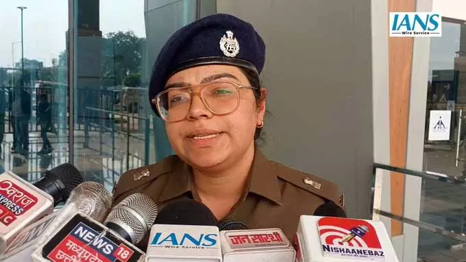 ग्वालियर में सिकोरोधा चौराहे पर कार और ट्रैक्टर ट्रॉली की भिड़ंत, तीन युवकों की मौत ग्वालियर में सिकोरोधा चौराहे पर कार और ट्रैक्टर ट्रॉली की भिड़ंत, तीन युवकों की मौत