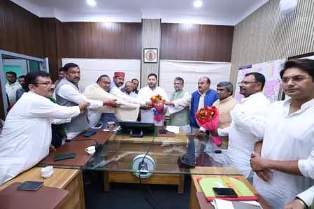 राजद ने की समीक्षा बैठक, नेताओं ने ईवीएम में गड़बड़ी का आरोप लगाया राजद ने की समीक्षा बैठक, नेताओं ने ईवीएम में गड़बड़ी का आरोप लगाया