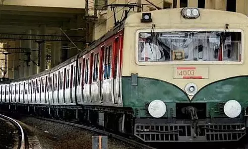 Tamil Nadu : 23 नवंबर को 49 उपनगरीय इलेक्ट्रिक ट्रेनें रद्द Tamil Nadu : 23 नवंबर को 49 उपनगरीय इलेक्ट्रिक ट्रेनें रद्द