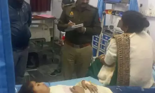 ट्रक और बोलेरो की भिड़ंत में महिला की मौत, 21 लोग घायल