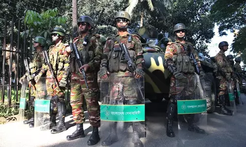 Hasina मामले में फैसले के बाद बांग्लादेश में विरोध प्रदर्शन और आगजनी