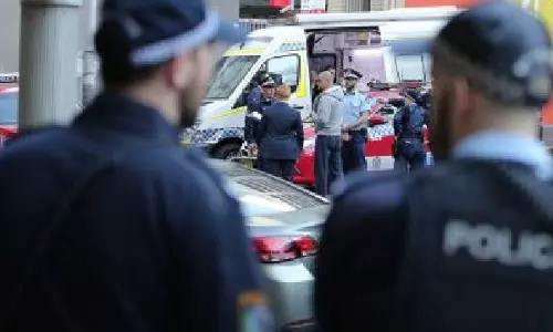 Australia के क्वींसलैंड में चाकूबाजी के बाद पुलिस की जवाबी फायरिंग Australia के क्वींसलैंड में चाकूबाजी के बाद पुलिस की जवाबी फायरिंग