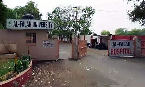 दिल्ली लाल किला विस्फोट: ED ने अल-फलाह यूनिवर्सिटी के दफ्तर समेत 25 ठिकानों पर छापेमारी दिल्ली लाल किला विस्फोट: ED ने अल-फलाह यूनिवर्सिटी के दफ्तर समेत 25 ठिकानों पर छापेमारी