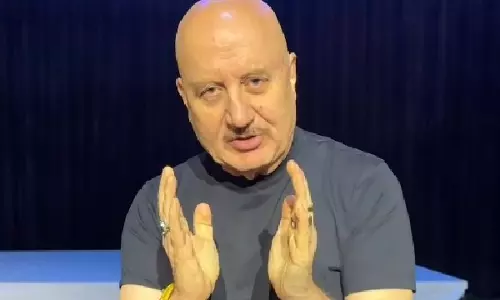 Anupam Kher बोले, अजिंक्य रहाणे के साथ उड़ान में डरावनी लैंडिंग के बाद खो दिया कंट्रोल Anupam Kher बोले, अजिंक्य रहाणे के साथ उड़ान में डरावनी लैंडिंग के बाद खो दिया कंट्रोल