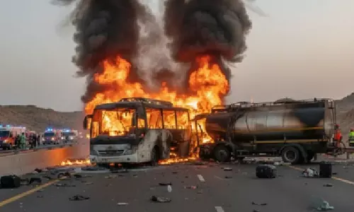 Saudi bus tragedy: भारतीय वाणिज्य दूतावास ने मदीना में कैंप कार्यालय खोला
