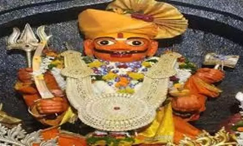 Champa Shashti 2025: कब मनाई जाएगी चंपा षष्ठी, जाने शुभ मुहूर्त और पूजा विधि Champa Shashti 2025: कब मनाई जाएगी चंपा षष्ठी, जाने शुभ मुहूर्त और पूजा विधि