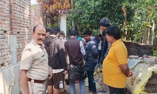Odisha के जगतसिंहपुर में एसवीएम कॉलेज के छात्र का शव मेस से बरामद Odisha के जगतसिंहपुर में एसवीएम कॉलेज के छात्र का शव मेस से बरामद