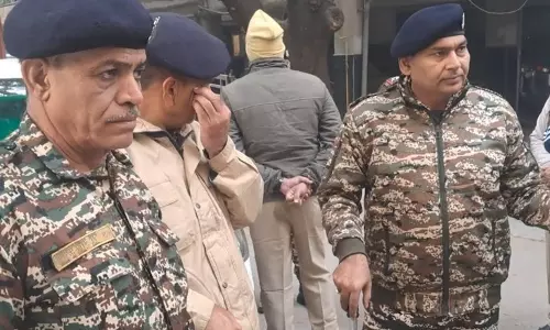 Delhi blast: ED ने अल-फलाह समूह से जुड़े 25 से अधिक स्थानों पर छापेमारी की