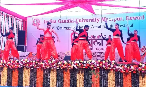 Haryana : रेवाडी यूनिवर्सिटी में हिंडोला-2025 शुरू Haryana : रेवाडी यूनिवर्सिटी में हिंडोला-2025 शुरू