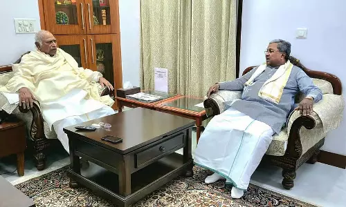 कैबिनेट फेरबदल: सिद्धारमैया ने खड़गे के साथ एक घंटे तक विचार-विमर्श किया