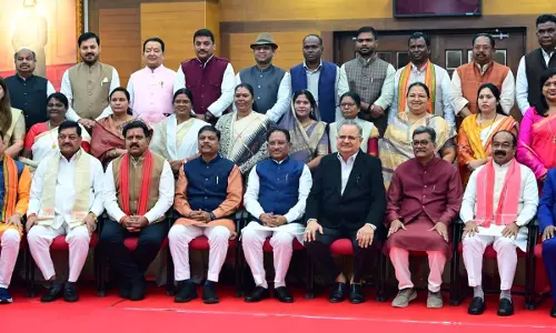 पुरानी विधानसभा भवन में स्मरणीय तस्वीरें ली : CM विष्णुदेव साय