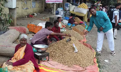 Anekal Peanut Parish : दुकानों की संख्या कम हुई