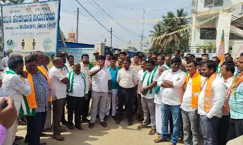 Harohalli : विधायक और तहसीलदार के खिलाफ विरोध प्रदर्शन