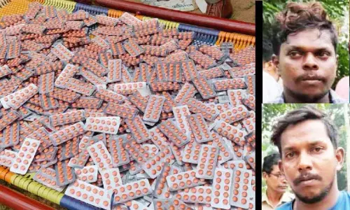 Kerala : भैंस पालन की आड़ में नशीले पदार्थ बेचने के आरोप में दो गिरफ्तार Kerala : भैंस पालन की आड़ में नशीले पदार्थ बेचने के आरोप में दो गिरफ्तार