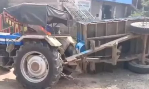 Patna: दुल्हिन बाजार में छापेमारी टीम को कार ने टक्कर मार दी