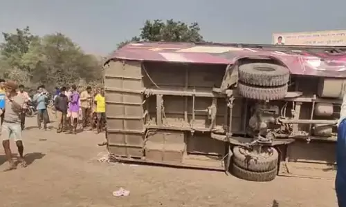 बस एजेंट की मौत, ट्रेलर ड्राइवर की लापरवाही से रायगढ़ में बड़ा हादसा