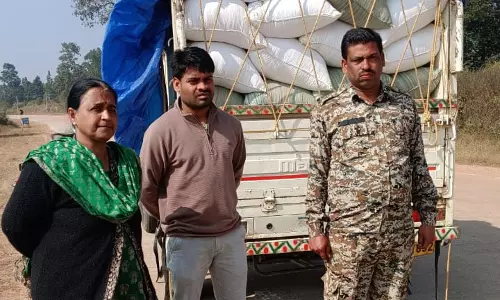 बैरियर के पास 60 बोरी अवैध धान जब्त, राजस्व टीम ने की कार्रवाई बैरियर के पास 60 बोरी अवैध धान जब्त, राजस्व टीम ने की कार्रवाई