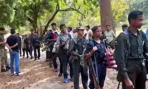 Andhra Pradesh के एलुरु में हिडमा मुठभेड़ के बाद 15 माओवादी गिरफ्तार Andhra Pradesh के एलुरु में हिडमा मुठभेड़ के बाद 15 माओवादी गिरफ्तार