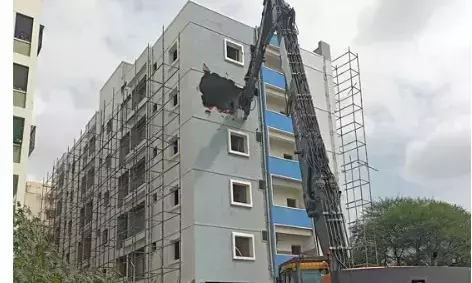 Telangana : पुराने शहर में निर्माण कार्य के कारण पड़ोसी इमारत डूबी