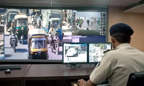 झारखंड: 334 पुलिस थानों में CCTV कैमरे लगाने का निर्देश, समय सीमा 5 जनवरी झारखंड: 334 पुलिस थानों में CCTV कैमरे लगाने का निर्देश, समय सीमा 5 जनवरी