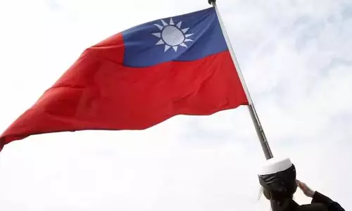 Taiwan ने प्राकृतिक आपदाओं और संभावित चीनी आक्रमण को कवर करने वाली संकट मार्गदर्शिका जारी की