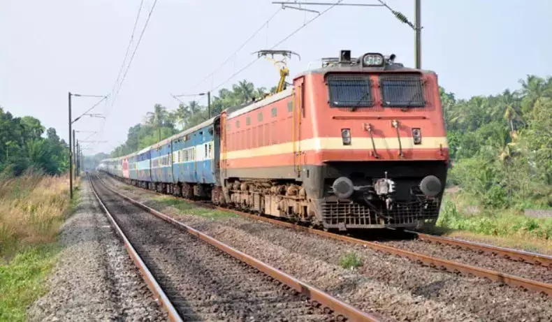 वाल्टेयर डिवीजन ने रिकॉर्ड 230 daysमें 50 मीट्रिक टन माल ढुलाई का कीर्तिमान हासिल किया