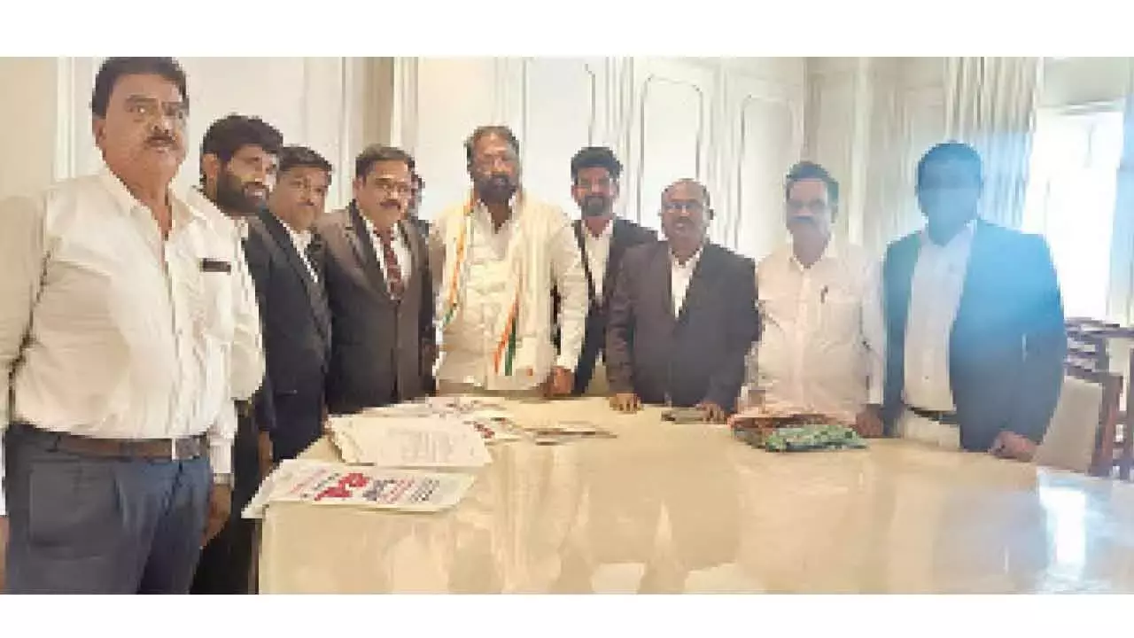 Telangana: वकीलों ने पुनर्निर्मित मकथल सिविल कोर्ट को फिर से खोलने के लिए मंत्री से अपील की