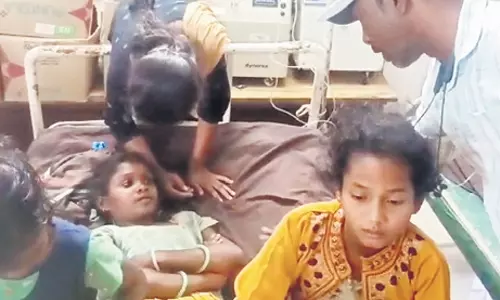 Andhra के गर्ल्स स्कूल में जन्मदिन के केक से फ़ूड पॉइज़निंग हो गई