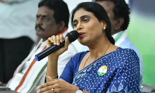 APCC अध्यक्ष YS शर्मिला ने आंध्र प्रदेश सरकार पर स्टील प्लांट को नुकसान पहुंचाने का आरोप लगाया