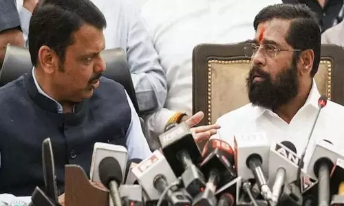 CM की फटकार, शिंदे से पहले शिवसेना के मंत्रियों को थप्पड़ CM की फटकार, शिंदे से पहले शिवसेना के मंत्रियों को थप्पड़