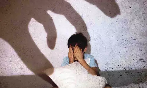 Gorakhpur में नाबालिग लड़की के उत्पीड़न का विरोध करने पर पिता और भाई पर हमला