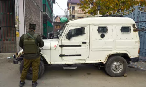 J&K: डॉक्टर और उनकी पत्नी गैरकानूनी गतिविधियों के आरोप में हिरासत में