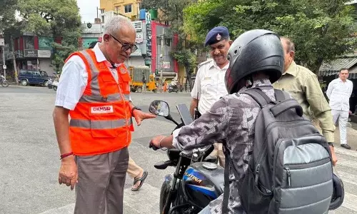 Bengaluru में भाजपा विधायक एक दिन के लिए ट्रैफिक पुलिसकर्मी बने