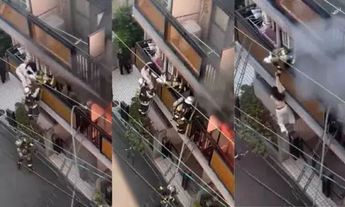 दमकल ऑपरेशन में घटना: जापानी महिला की चौंकाने वाली हरकत, दोनों घायल दमकल ऑपरेशन में घटना: जापानी महिला की चौंकाने वाली हरकत, दोनों घायल