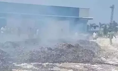 महबूबनगर गोल्लापल्ली Ginning Mill में आग लगने से 3 की मौत महबूबनगर गोल्लापल्ली Ginning Mill में आग लगने से 3 की मौत