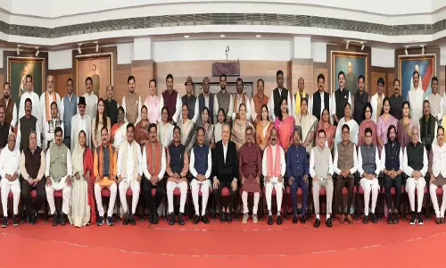 रायपुर में विधानसभा की ऐतिहासिक तस्वीर